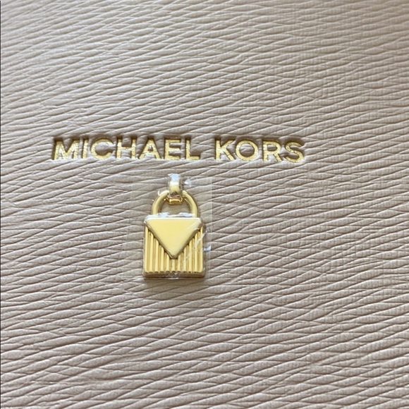 Michael Kors Purse ✨ Light Pink - Picture 5 of 7